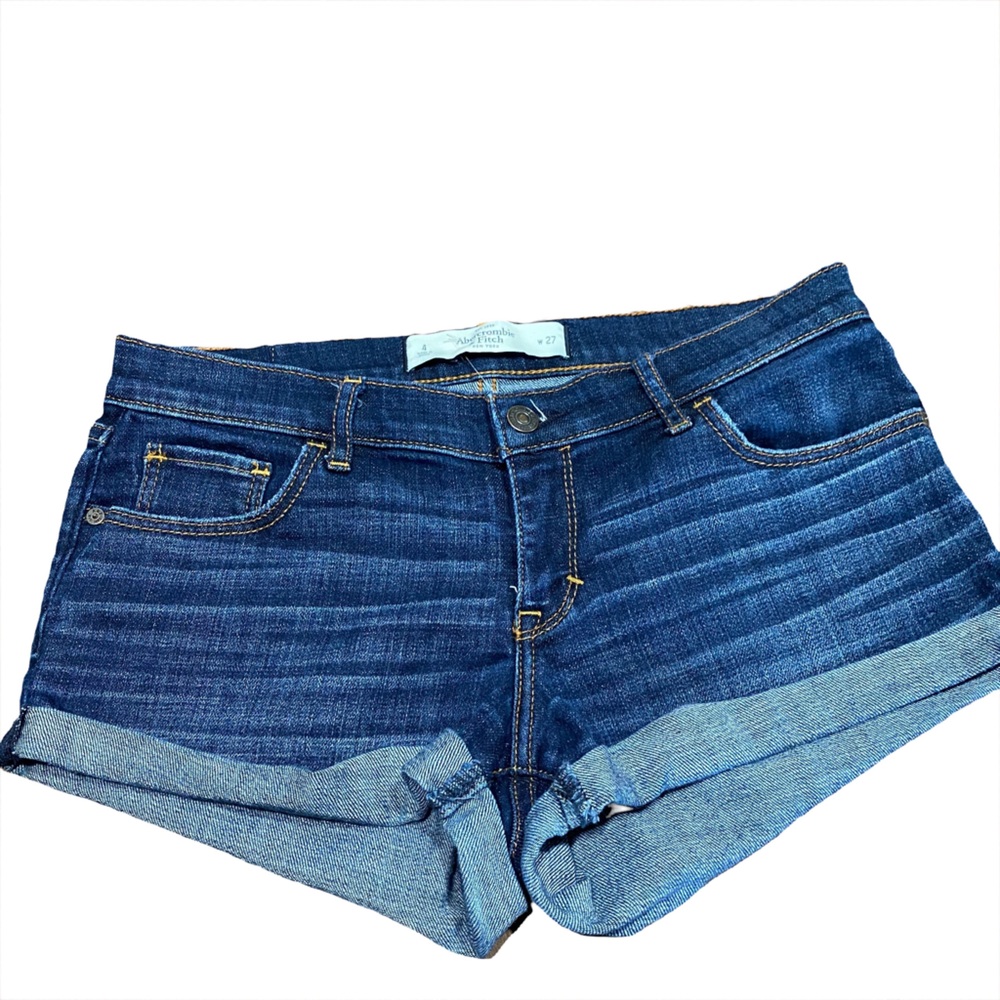 NWOT Abercrombie and Fitch sz 4 jean shorts w 2” inseam, roll hem. Distressed